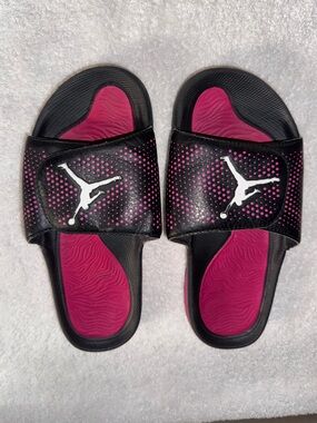 Jordan Hydro 5 Air Jordans Black & Pink Slide Sandals Size 6Y